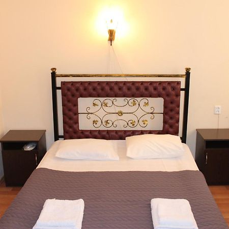 באטומי Eleganti Hotel מראה חיצוני תמונה
