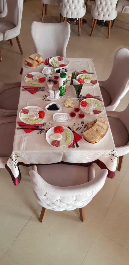 באטומי Eleganti Hotel מראה חיצוני תמונה