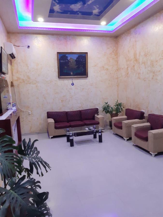 באטומי Eleganti Hotel מראה חיצוני תמונה