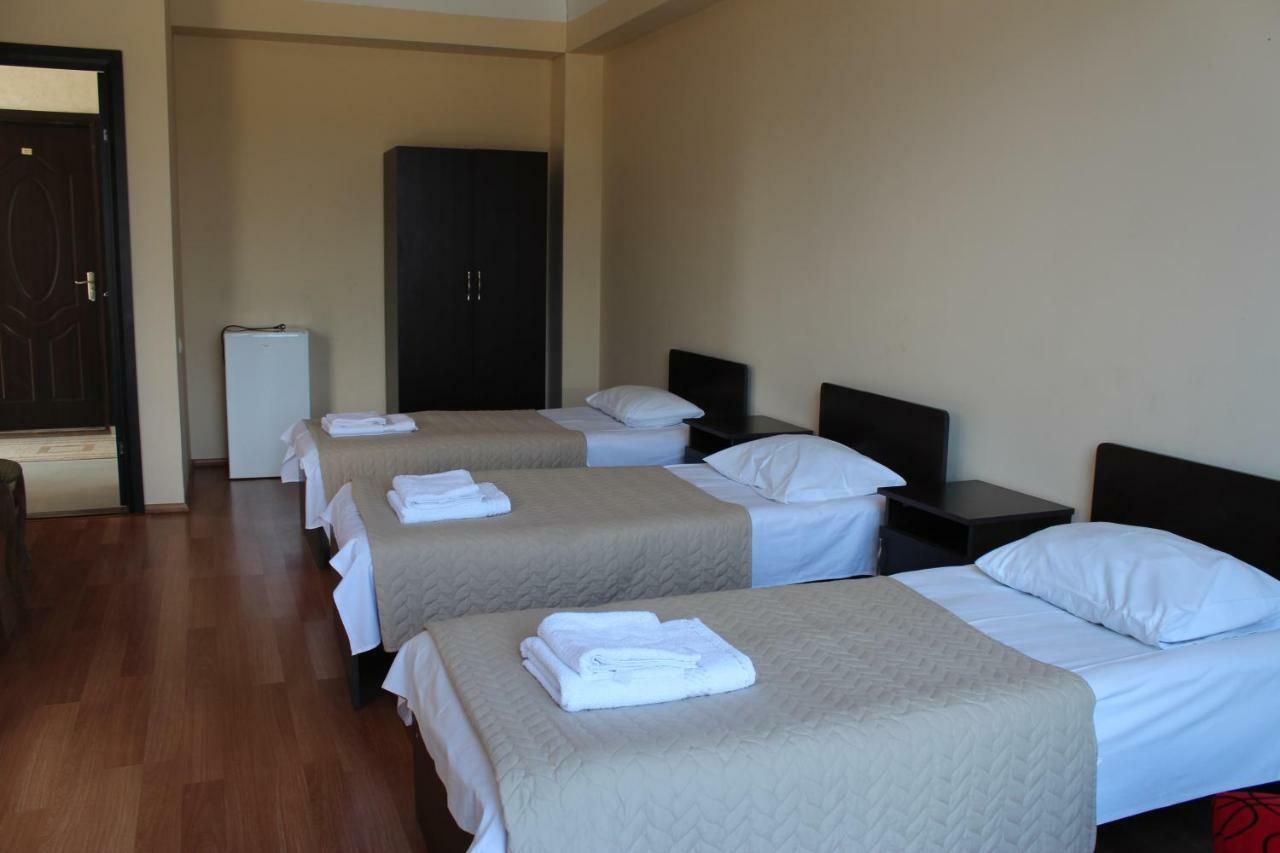 באטומי Eleganti Hotel מראה חיצוני תמונה