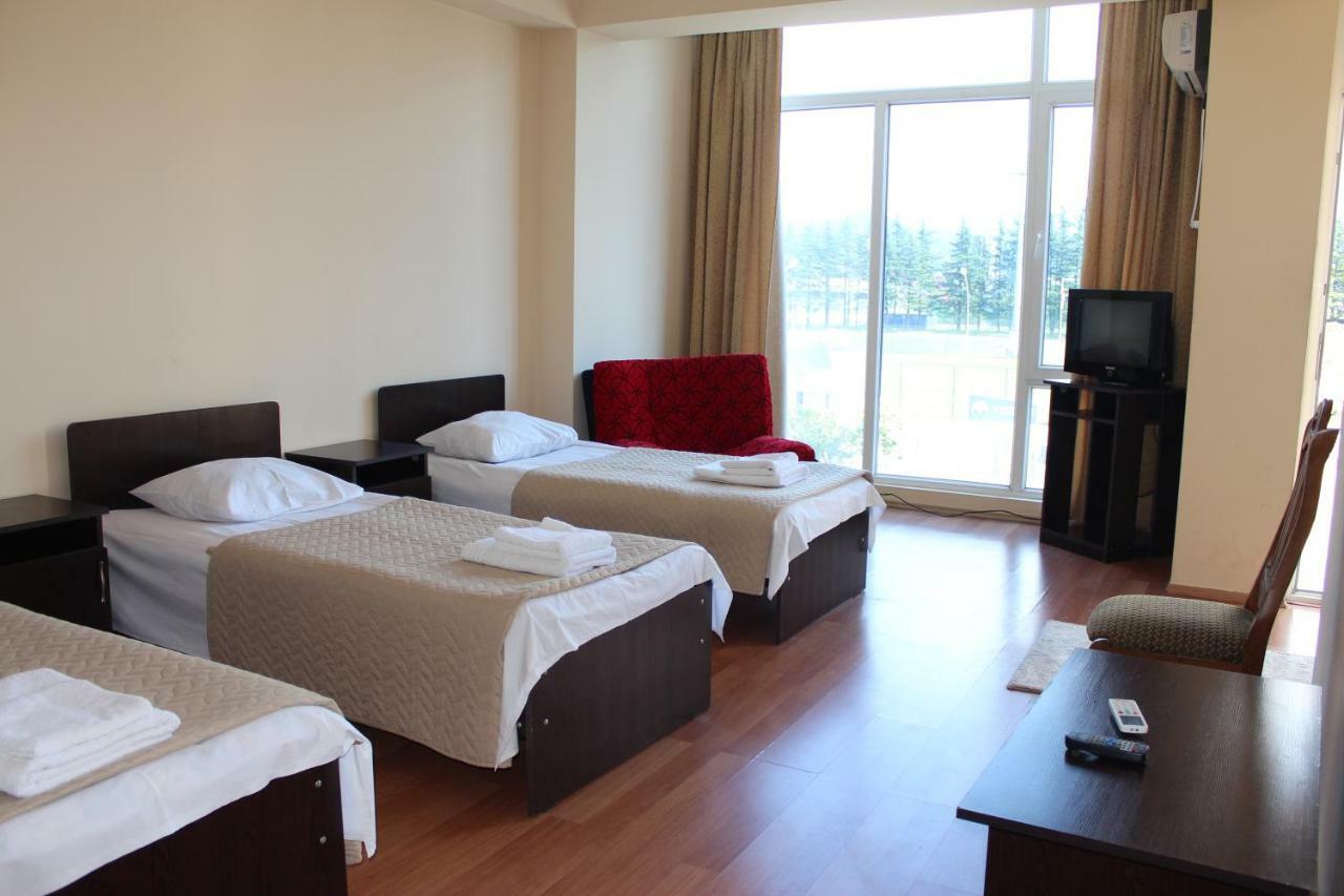 באטומי Eleganti Hotel מראה חיצוני תמונה