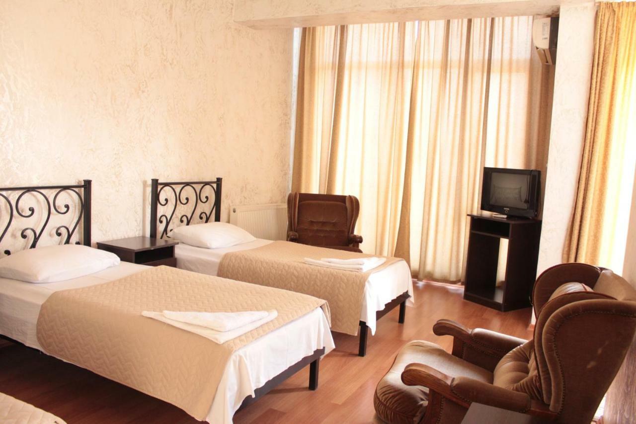 באטומי Eleganti Hotel מראה חיצוני תמונה